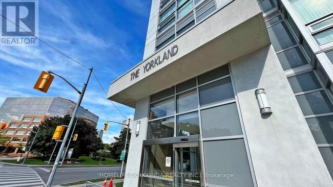 Building Photo - 275-2275 Yorkland Rd