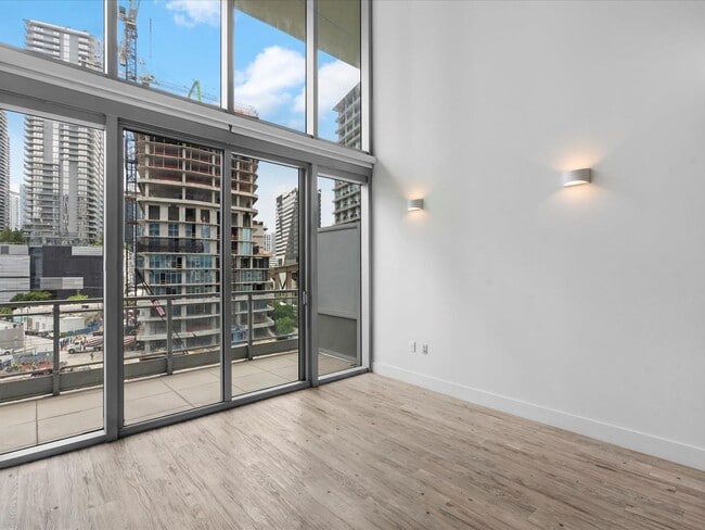 Foto del edificio - 92 SW 3rd St