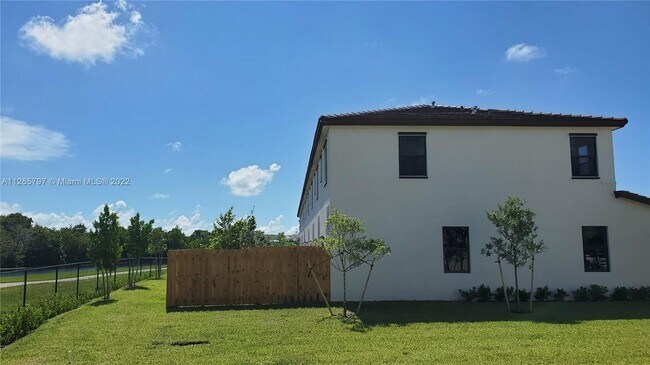 Foto del edificio - 22901 SW 99th Ave