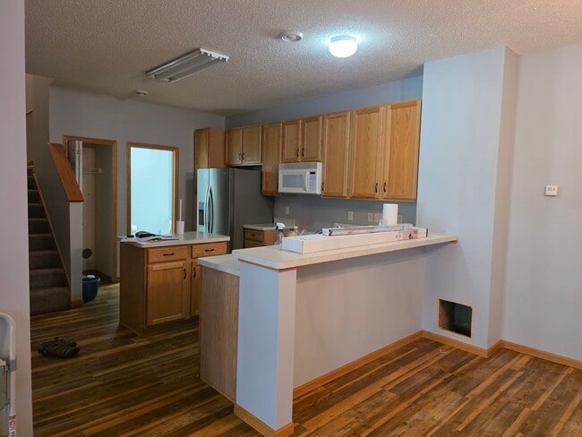Building Photo - 821 Willow Glen Ct