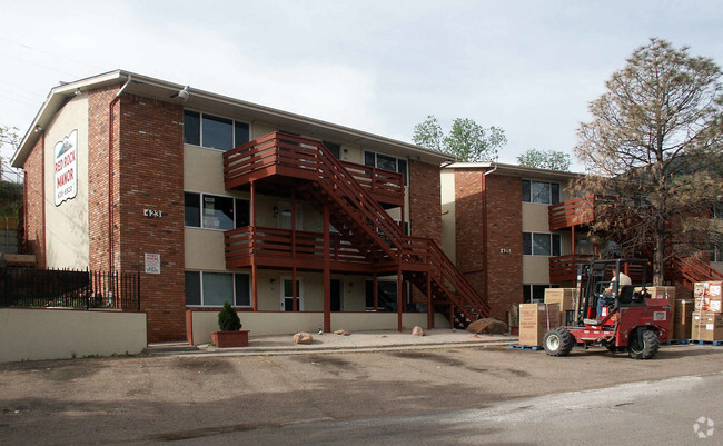 Building Photo - Red Rock Manor