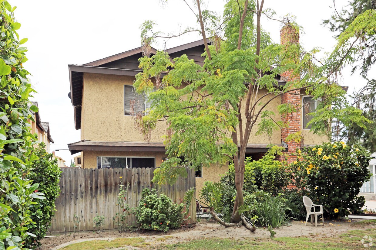 Building Photo - 4166-4174 Green Ave