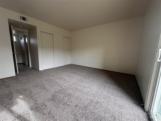 Building Photo - 600 Alamo Dr