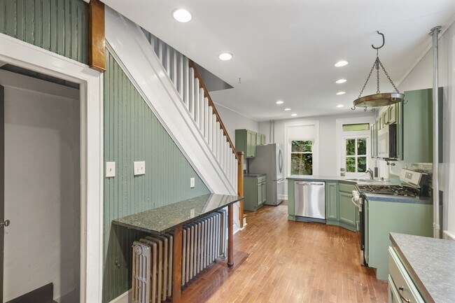 Photo - 402 S Regester St House