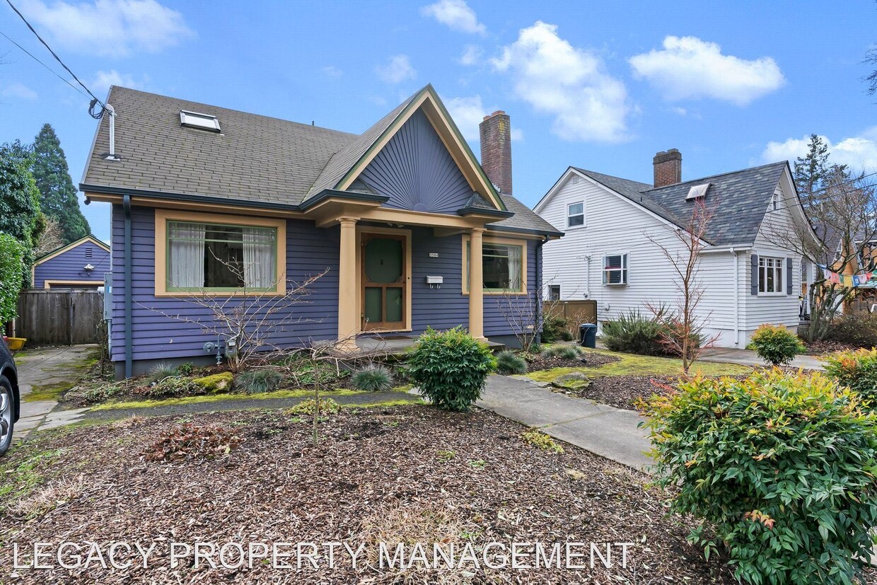 Primary Photo - 3 br, 2 bath House - 3584 NE Siskiyou Street