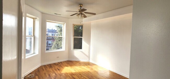 Foto del edificio - 913 N Lawndale Ave