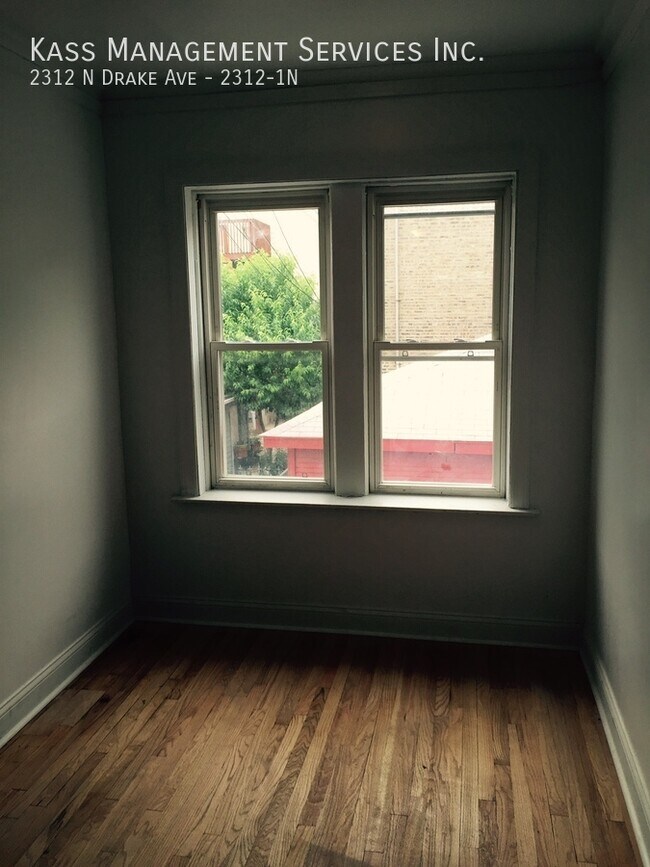 Foto del edificio - 2312 N Drake Ave
