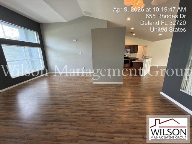 Building Photo - 655 Rhodes Dr