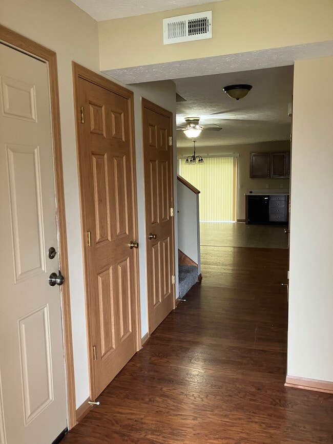 Building Photo - 1046 Laurel Tree Ct