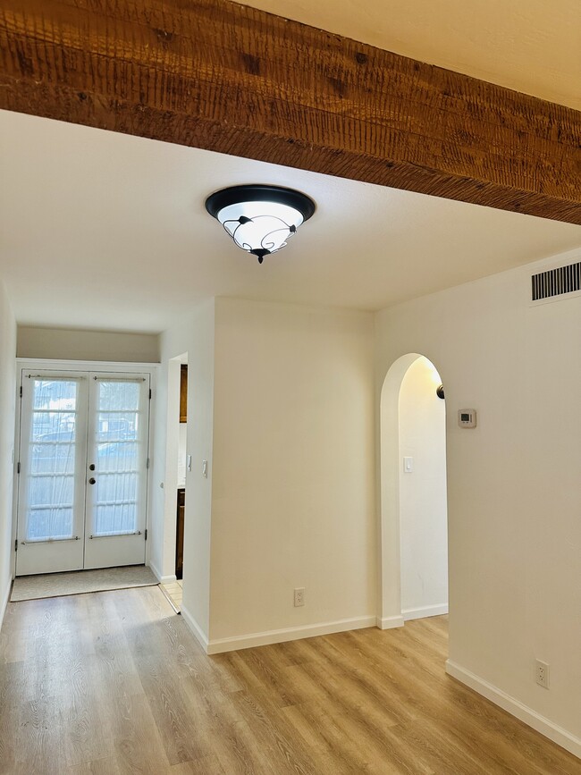 Foto del edificio - 1449 E Highland Ave