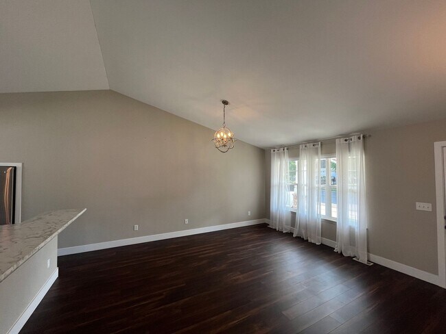 Building Photo - 5 bedroom house for rent