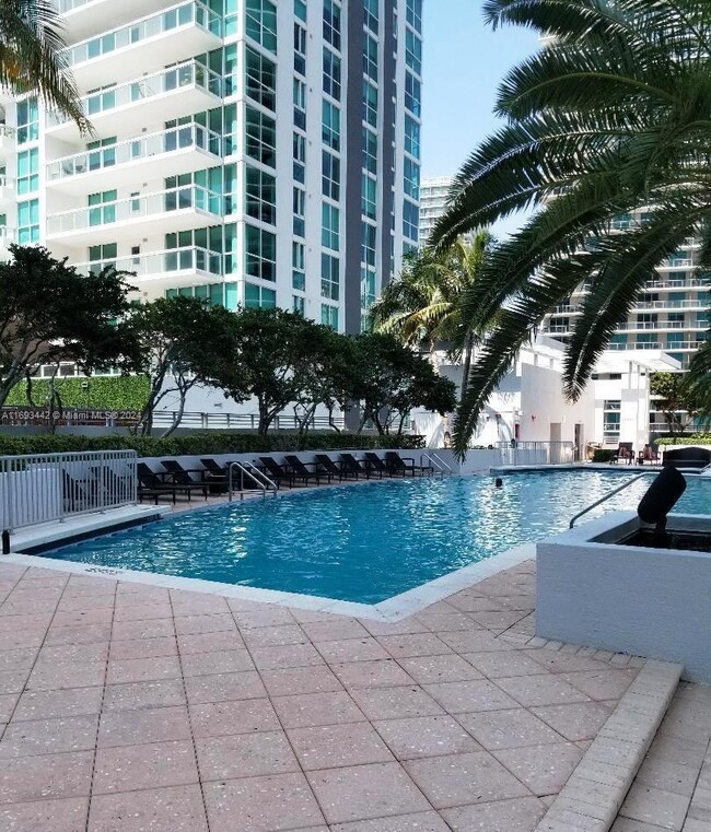 Foto del edificio - 1050 Brickell Ave