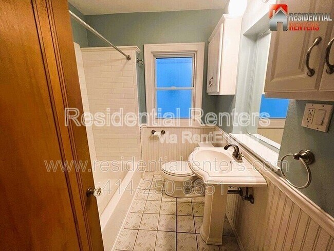 Building Photo - 2372 N 61st St