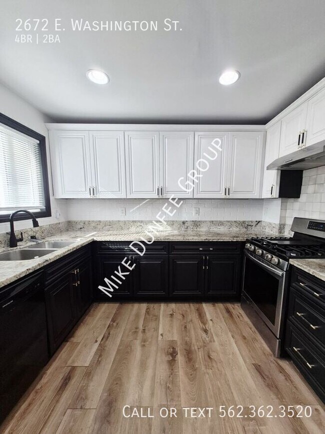 Foto del edificio - 2672 E Washington St