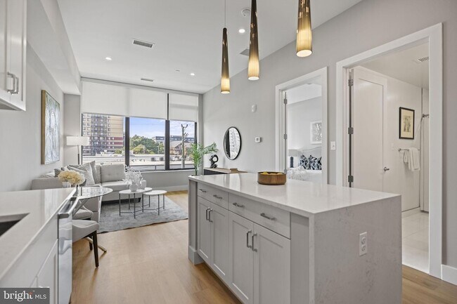 Foto del edificio - 801 N Fairfax St