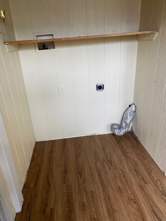 Foto del edificio - 64 Saugatuck Ave