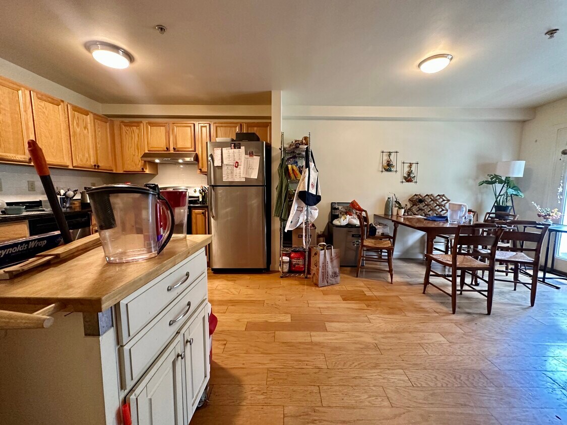 Primary Photo - 34 Raymond St