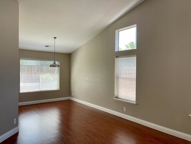 Building Photo - 6120 Yeadon Way