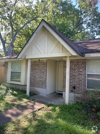 Building Photo - 13111 Maxim Dr