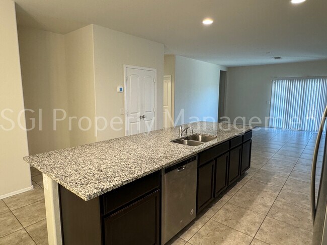 Foto del edificio - 1645 N Westfall Trail
