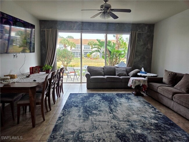 Building Photo - 977 Hampton Cir