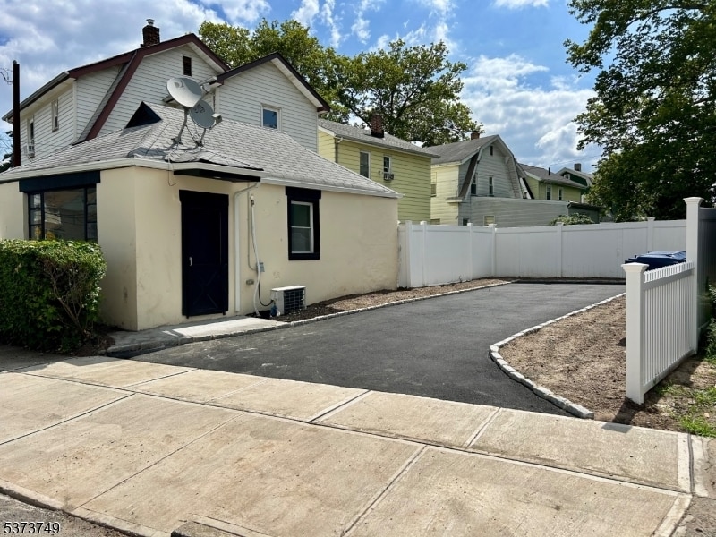 Primary Photo - 376 2nd St
