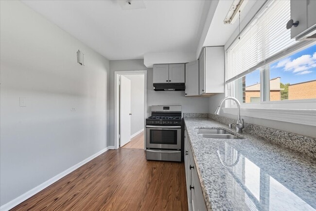 Foto del edificio - 3302 N Harlem Ave