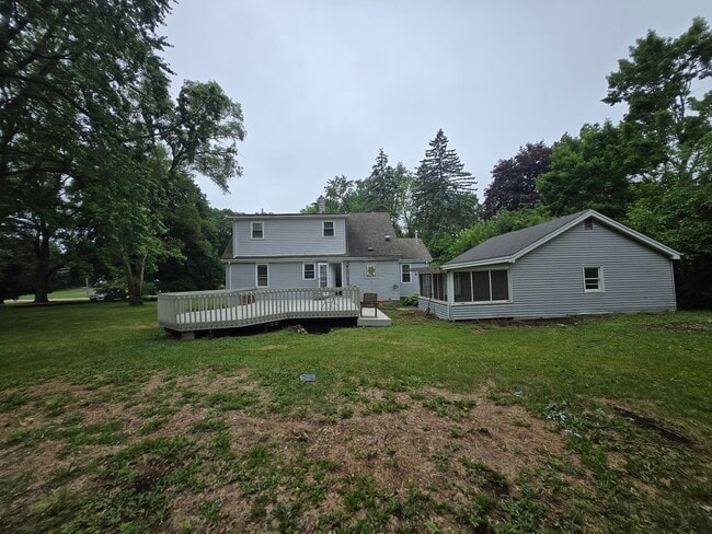 Building Photo - 7060 Osage Rd