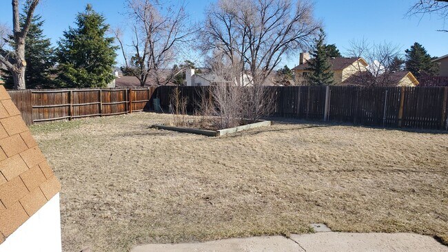 Foto del edificio - N/E Home on Cul-de-sac, 4 Bed, 3 bath, 2 c...