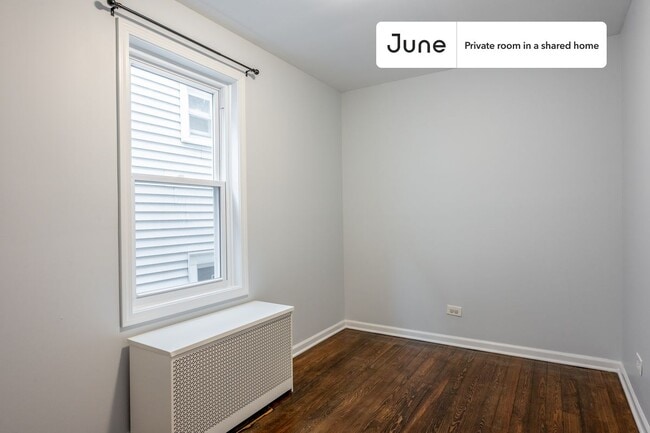 Building Photo - Room in Shared 3 bed/1 bath home