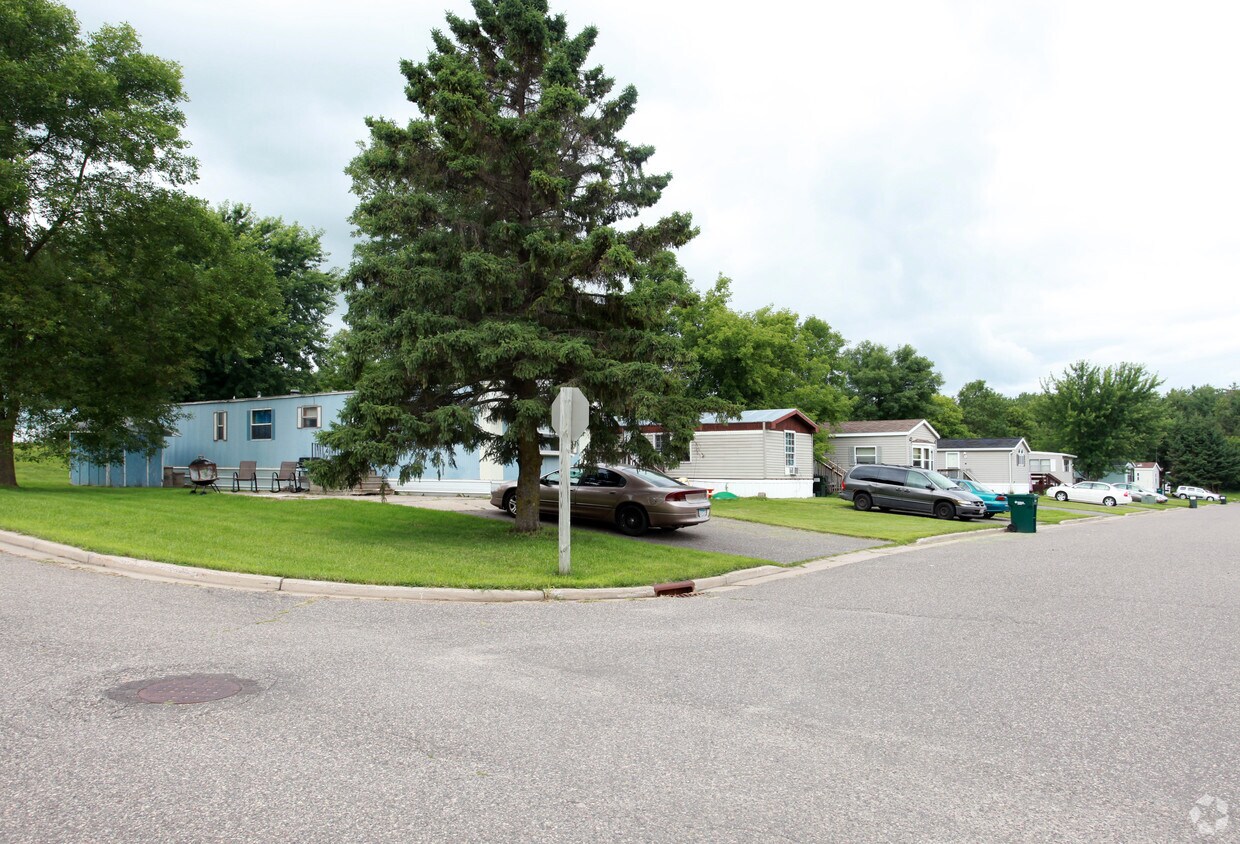 Woodville Mobile Home Park Apartments in Woodville, WI