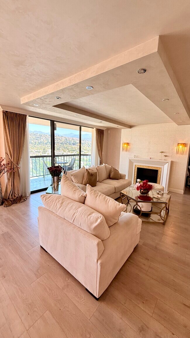 Foto del edificio - 222 Monterey Rd