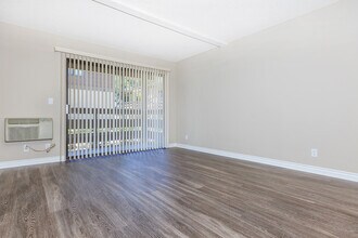 Building Photo - Raintree Apartment Homes