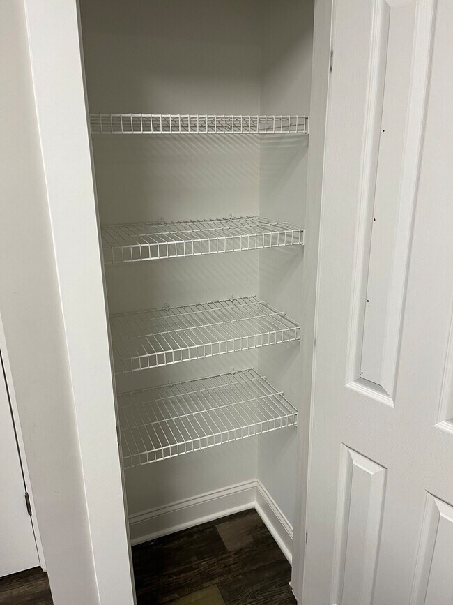 Foto del edificio - 8601 Lenten Rose Ct