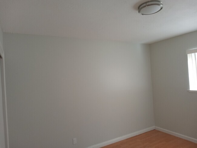Foto del edificio - 3184 Pearl Ave