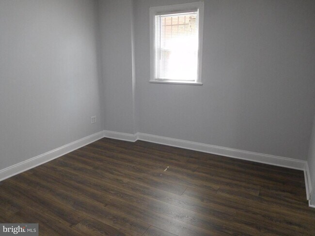 Building Photo - 1261 Simms Pl NE