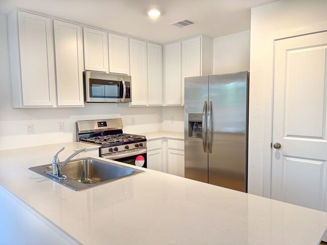 Building Photo - 21479 Carosella Dr