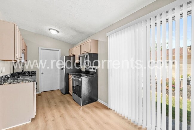 Foto del edificio - 5904 Beau Jardin Dr