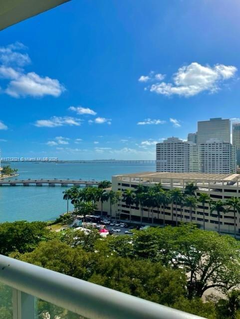 Foto del edificio - 495 Brickell Ave