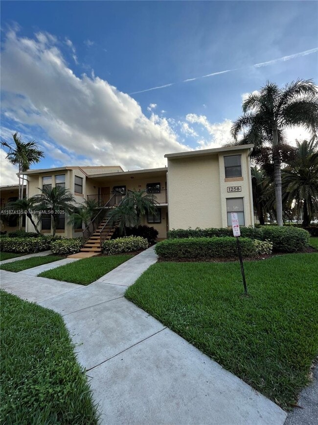 Building Photo - 1258 S Military Trail