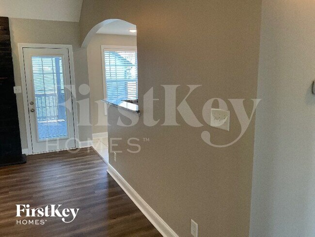 Building Photo - 2592 Hattington Dr