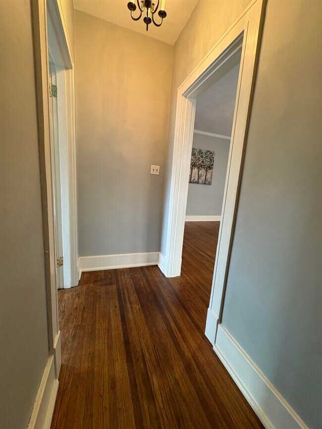 Foto del edificio - 343 N McLean Blvd