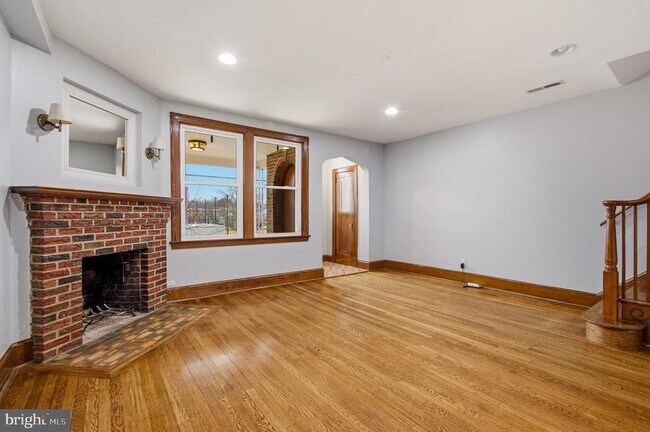 Foto del edificio - 223 Ingraham St NW