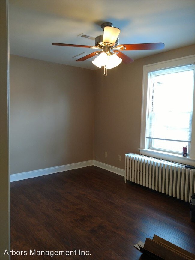 Foto del edificio - 5200 Brightwood Rd