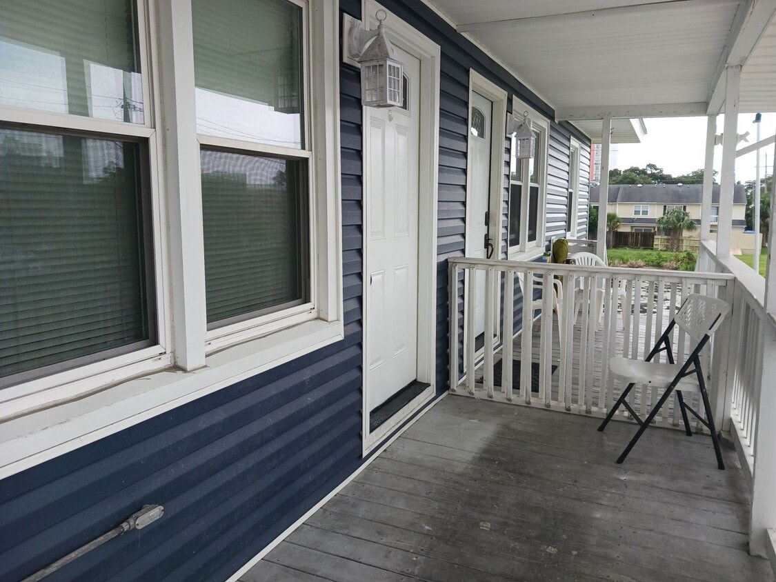 Walk to the Beach! Unfurnished, 2 Bedroom,... - Walk to the Beach! Unfurnished, 2 Bedroom,...