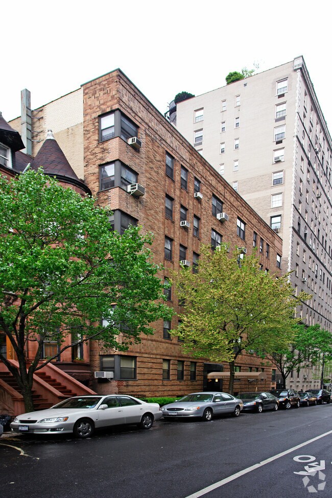 Building Photo - 320 W 90th St