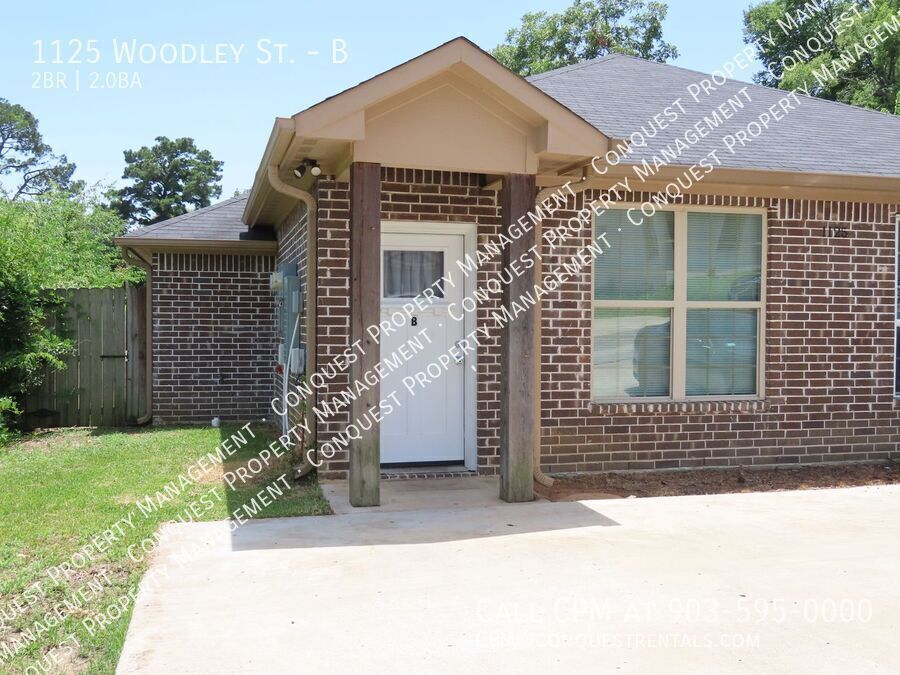 Primary Photo - 1125 Woodley St