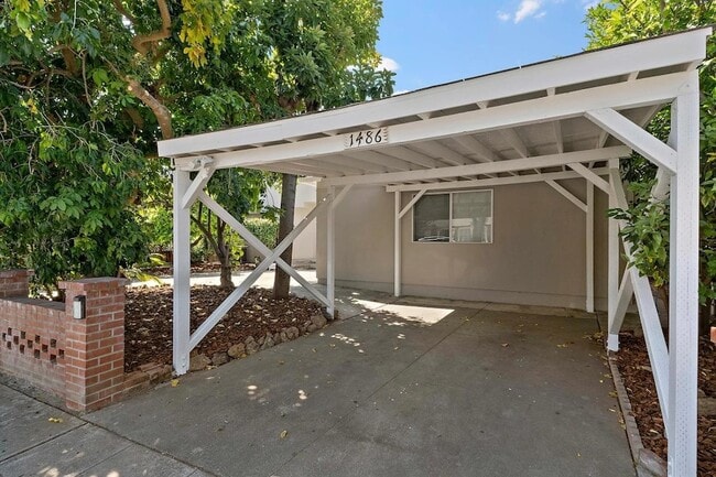 Building Photo - 1486 Richards Ave