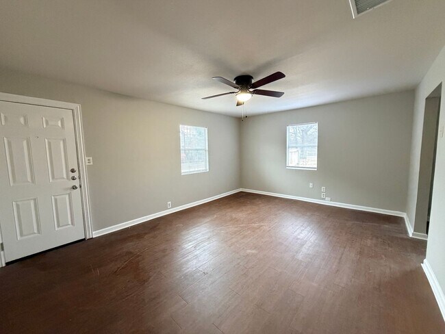Building Photo - Charming 2-Bedroom Property in Fort Worth!