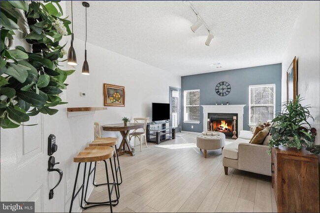 Foto del edificio - 14317 Climbing Rose Way